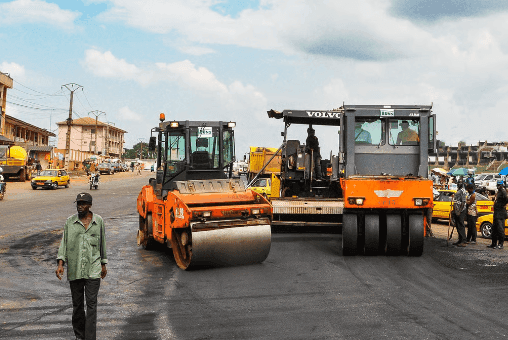 Yaoundé : La communauté urbaine réaffecte 6,8 milliards de FCFA d’excédent budgétaire à la voirie